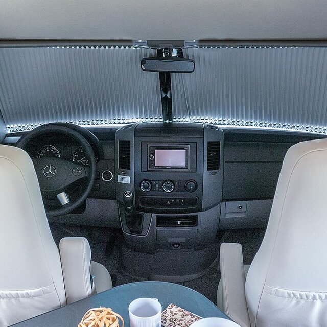 REMIS REMIfront III Frontscheiben Verdunkelung passend für Mercedes Sprinter ab 2007 - 17 gerader Spiegelfuß Fb. grau – Bild 4