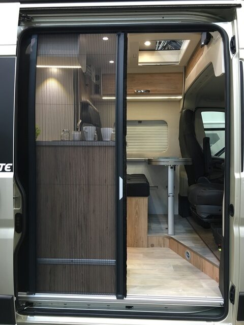 HORREX Fliegenschutztür passend für Mercedes Sprinter ab 2018 123,4 x 195,9 cm – Bild 5