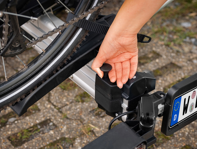 EUFAB Fahrradträger Flügeltür- kupplungsträger SD260 Traglast 60 kg, 2 Fahrräder – Bild 10