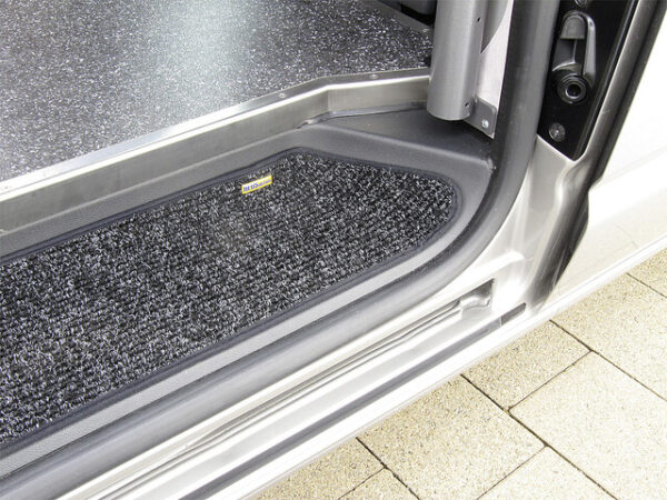 Einstiegsmatte HEOSdoor mat Nadellfilz passend für VW T5/T6 3-teilig Fb. anthrazit