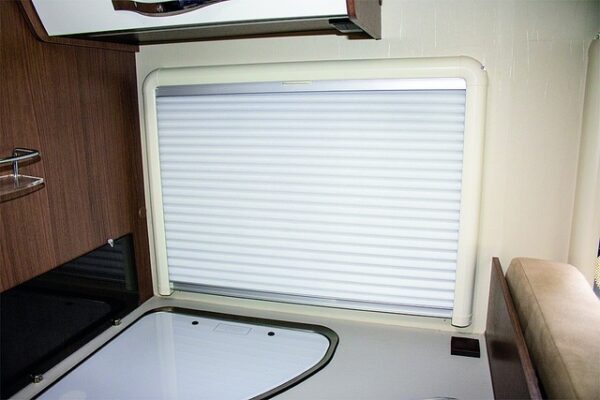 Kombi-Plissee-Rollo REMIflair IV 1300 x 600 mm Farbe Kassette cremeweiß Plissee grauweiß