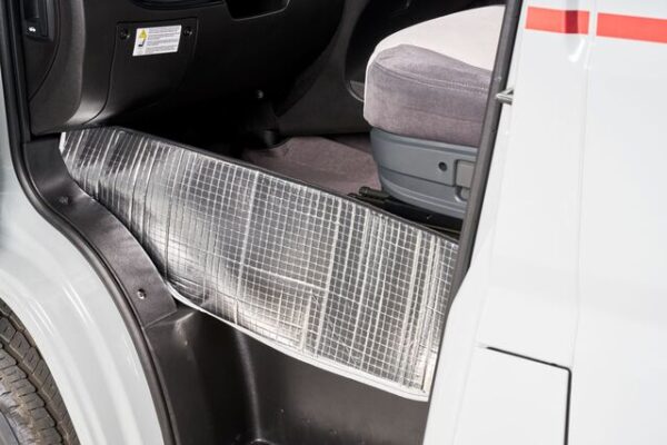 Fußraumisolierung HINDERMANN passend für VW Crafter ab 2017 MAN TGE ab 2018, Wannenform nicht für Getränkehalter – Bild 2