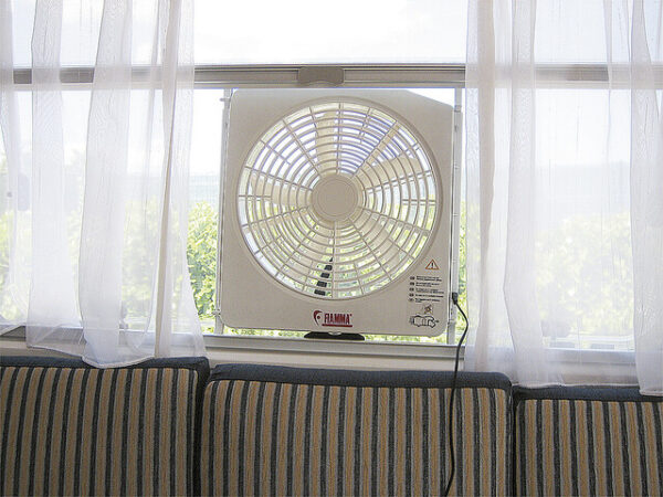 Ventilator Fiamma Turbo Kit 31 x 36 cm 12 V – Bild 2
