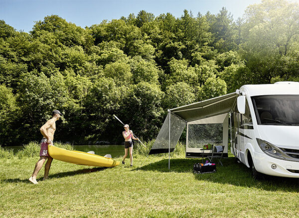 Wandmarkise Thule Omnistor 5200 500 x 250 cm Tuch Fb. saphir blau Gehäuse Fb. silber – Bild 3