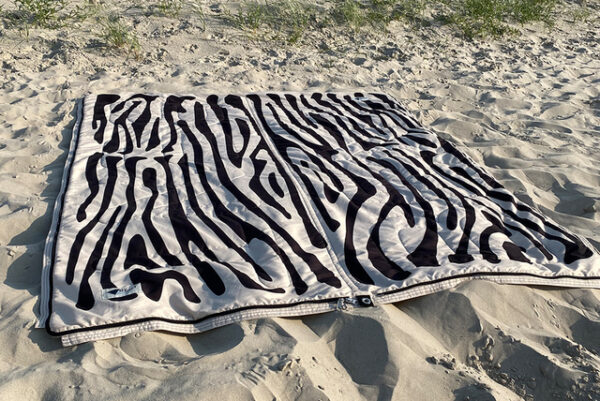 Bentcho Schlafsack BENT 200 x 80 cm inkl. Kapuze Zebra – Bild 3