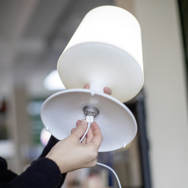 Akkuleuchte koziol LIGHT TO GO Farbe organic grey – Bild 6