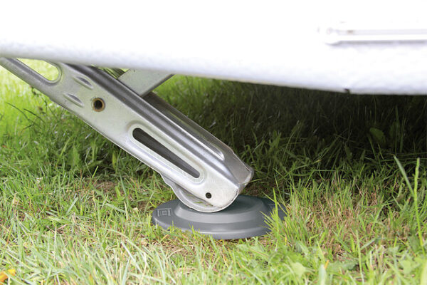 Stützplattenset Fiamma Plates Farbe grau Inhalt 4 Stück – Bild 3
