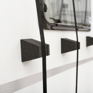 Abstandshalter Hindermann aus Hartschaum Inhalt 4 Stück Farbe schwarz